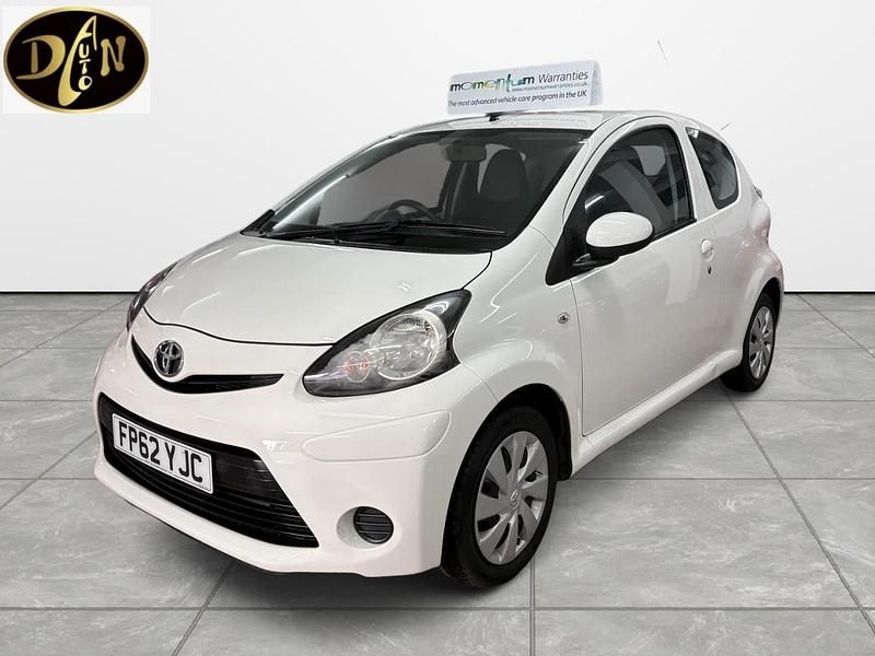 Used Toyota Aygo 2012 White Hatchback