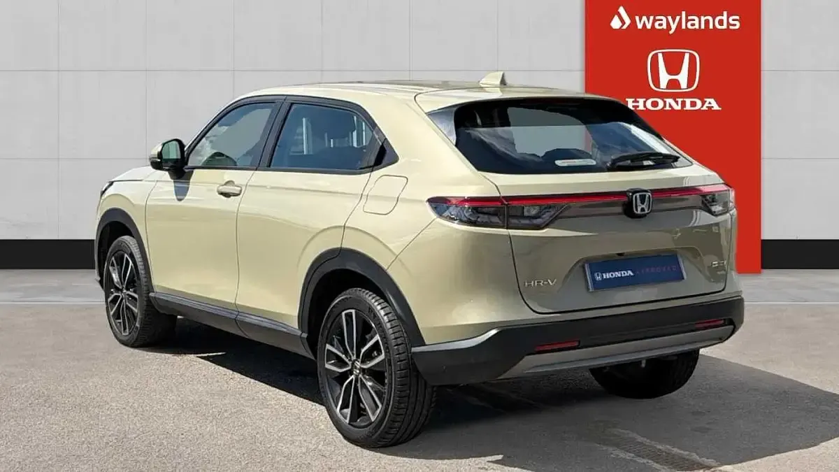 Used Honda HR-V Elegance 131 HP (96 kW) 2023 Beige SUV