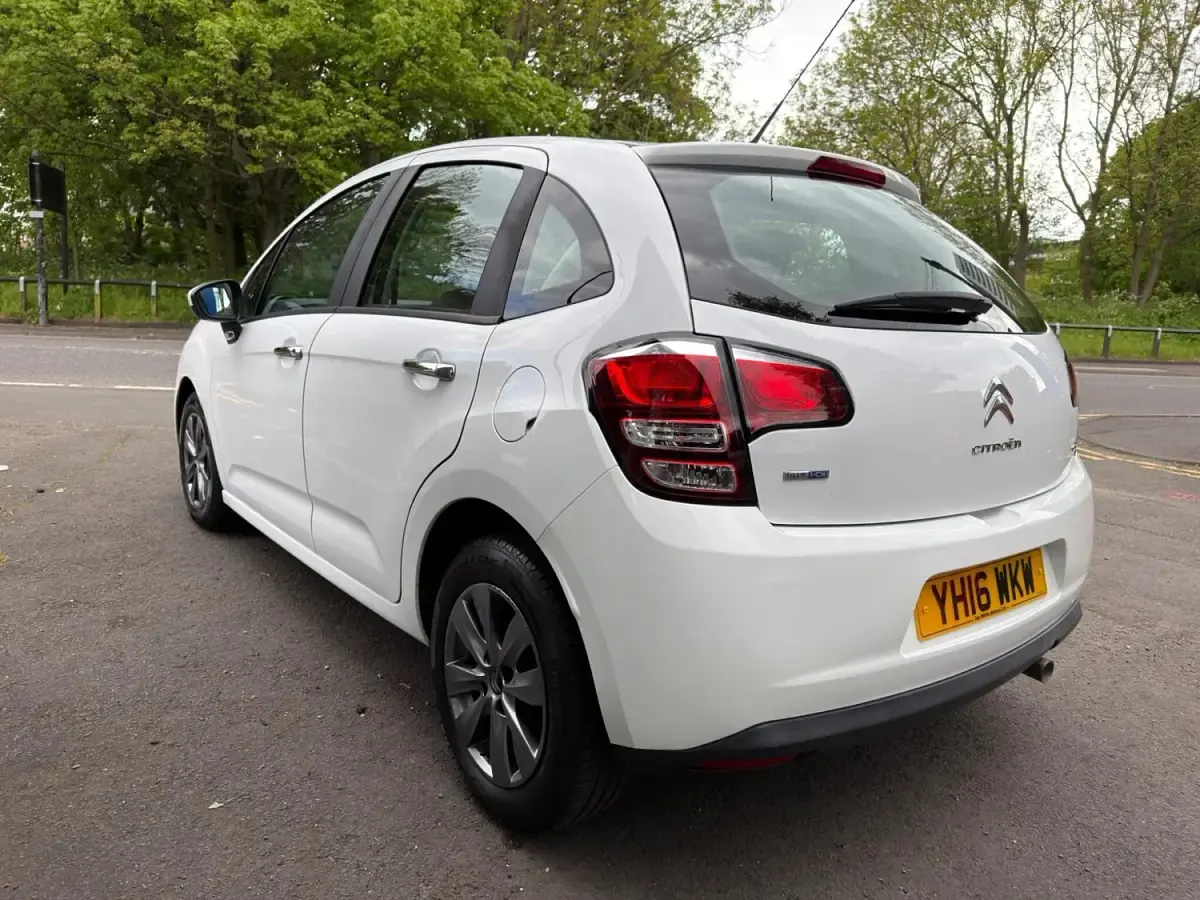 Gebraucht Citroën C3 SELECTION 2016 Weiß Kleinwagen