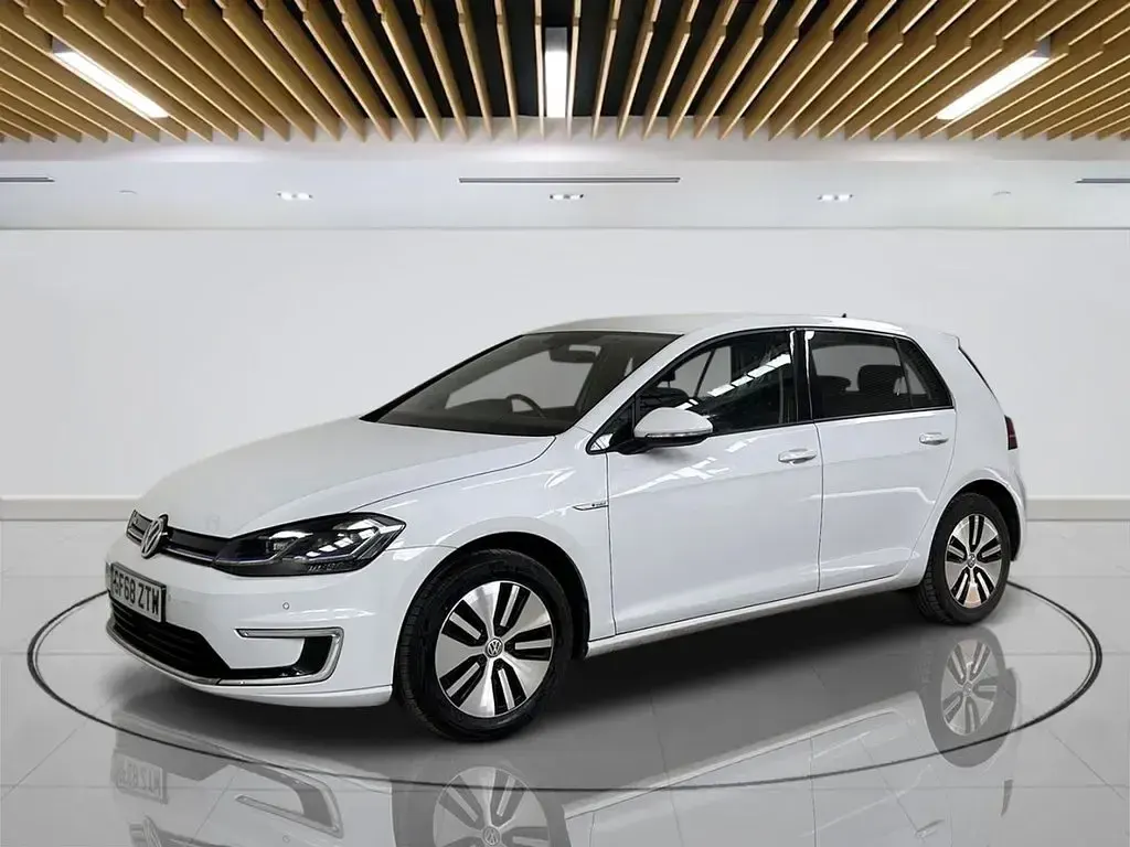 Used VW e-Golf 100 kW (136 HP) 2018 White Hatchback