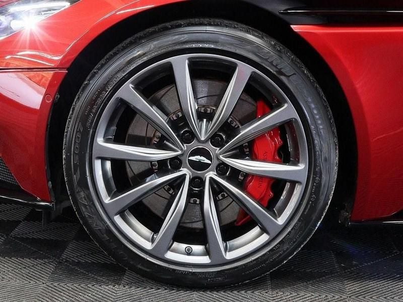 Used Aston Martin DB11 510 HP (375 kW) 2018 Red Coupe