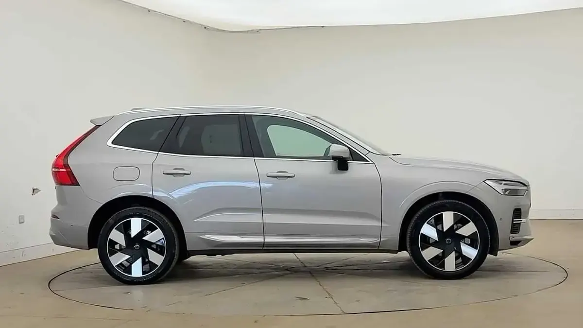 Usado Volvo XC60 Ultra 455 HP (334 kW) 2025 Prateado SUV