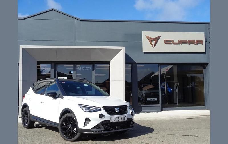 New Seat Arona Black Edition 113 HP (83 kW) 2026 White SUV