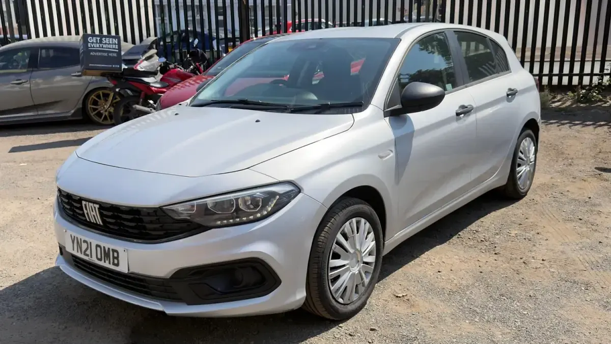 Used Fiat Tipo 100 HP (73 kW) 2021 Silver Hatchback
