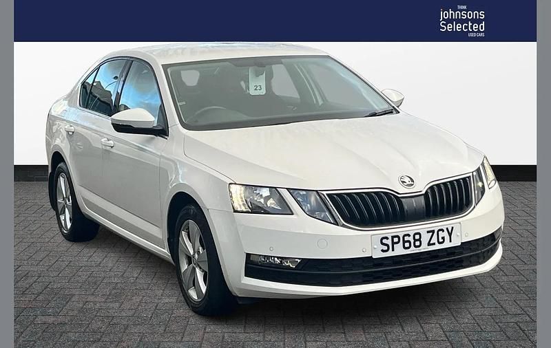 Used Skoda Octavia SE Technology 113 HP (83 kW) 2018 White Hatchback