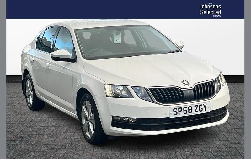 Used Skoda Octavia SE Technology 116 HP (85 kW) 2018 White Hatchback