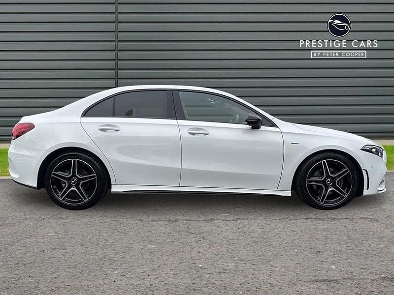 Used Mercedes A200 AMG Line Premium Plus 150 HP (110 kW) 2022 White Sedan