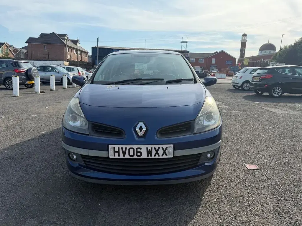 Used Renault Clio Dynamique 98 HP (72 kW) 2006 Blue Hatchback