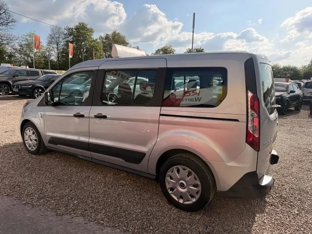 Used Ford Grand Tourneo Connect Zetec 120 HP (88 kW) 2018 Silver MPV