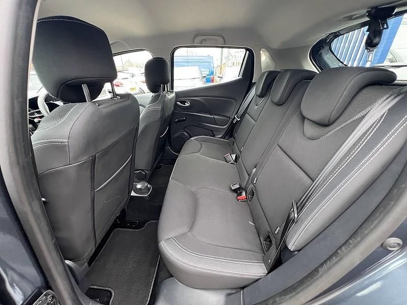 Used Renault Clio V Play 90 HP (66 kW) 2025 Grey Hatchback