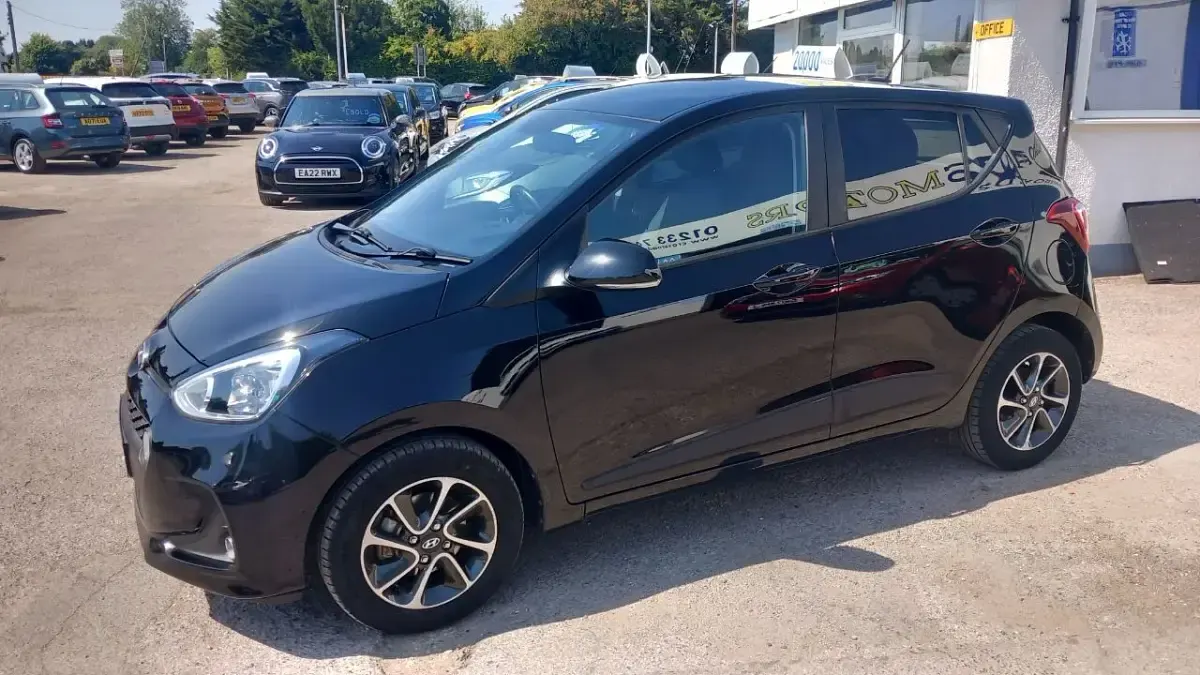 Used Hyundai i10 Premium 67 HP (49 kW) 2018 Black Hatchback