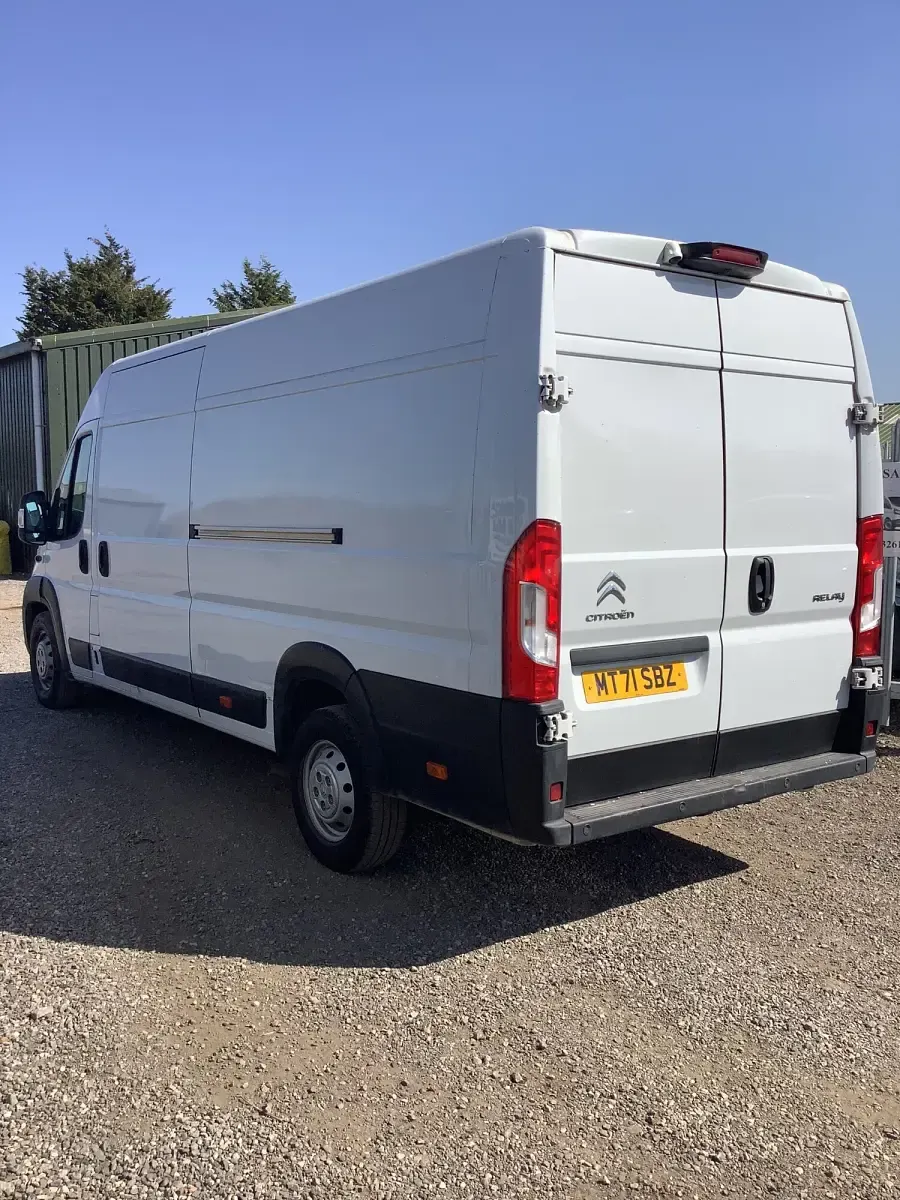 Used Citroën Relay 140 HP (102 kW) 2021 White Van