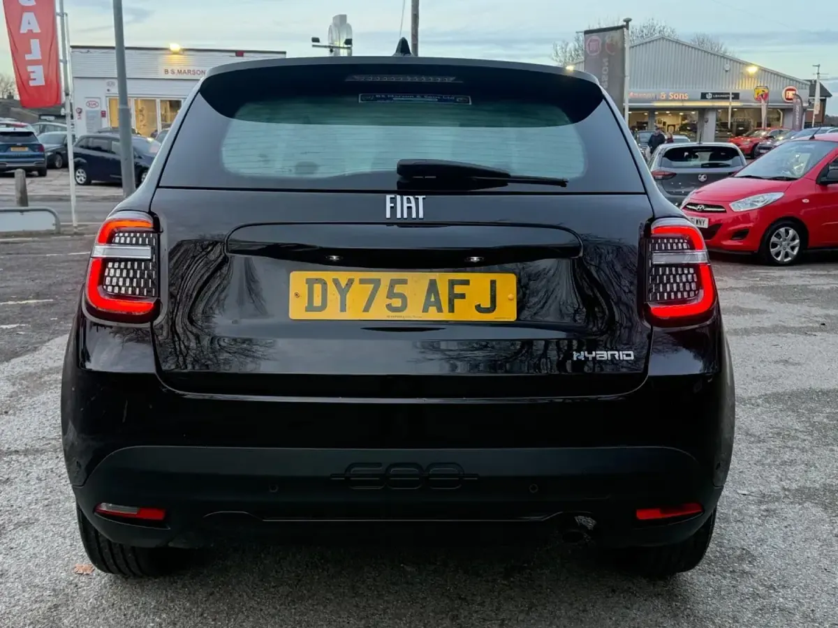 Used Fiat 600 S 98 HP (72 kW) 2025 Black SUV