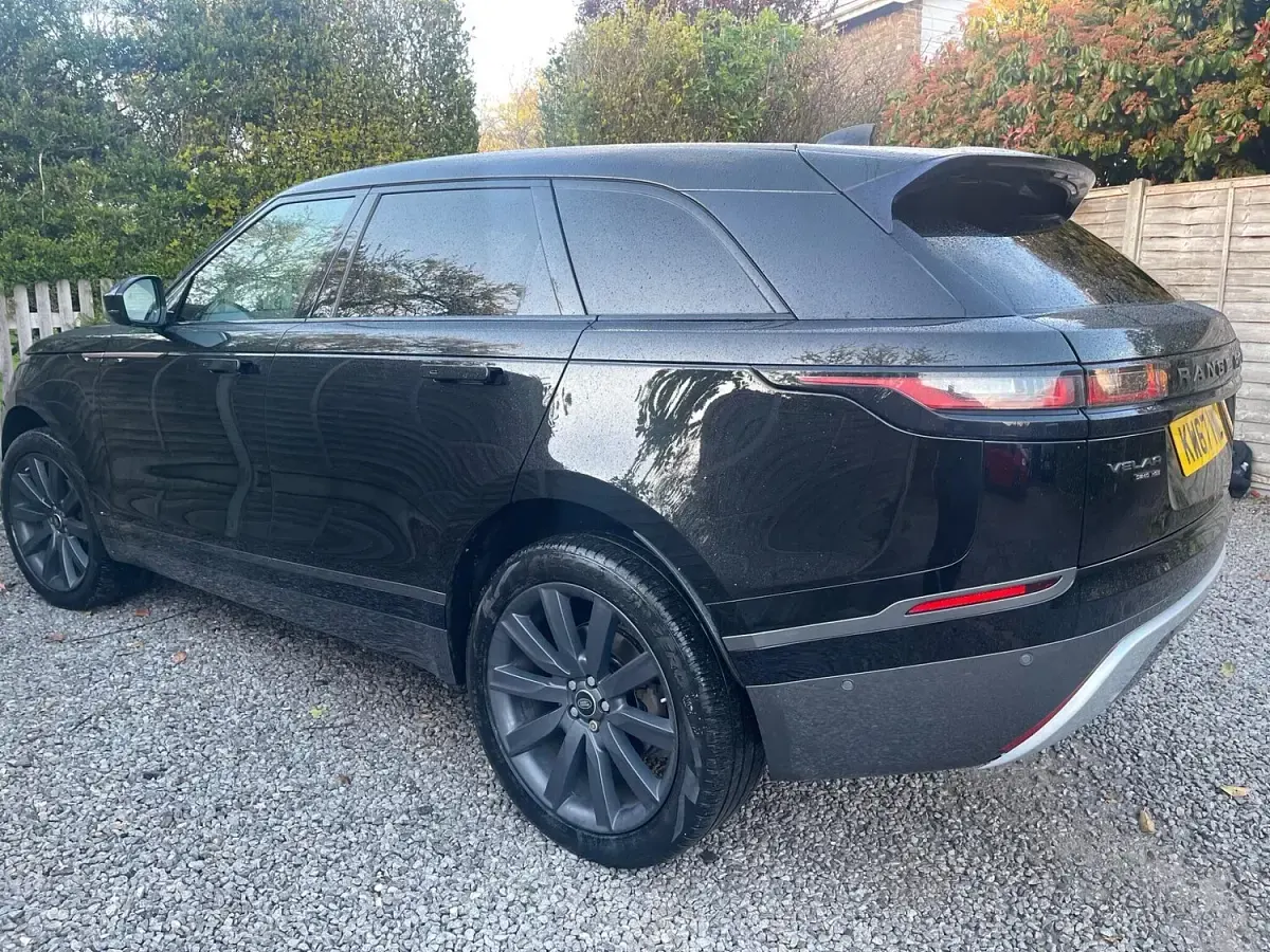Used Land Rover Range Rover Velar HSE Dynamic 240 HP (176 kW) 2017 Black SUV