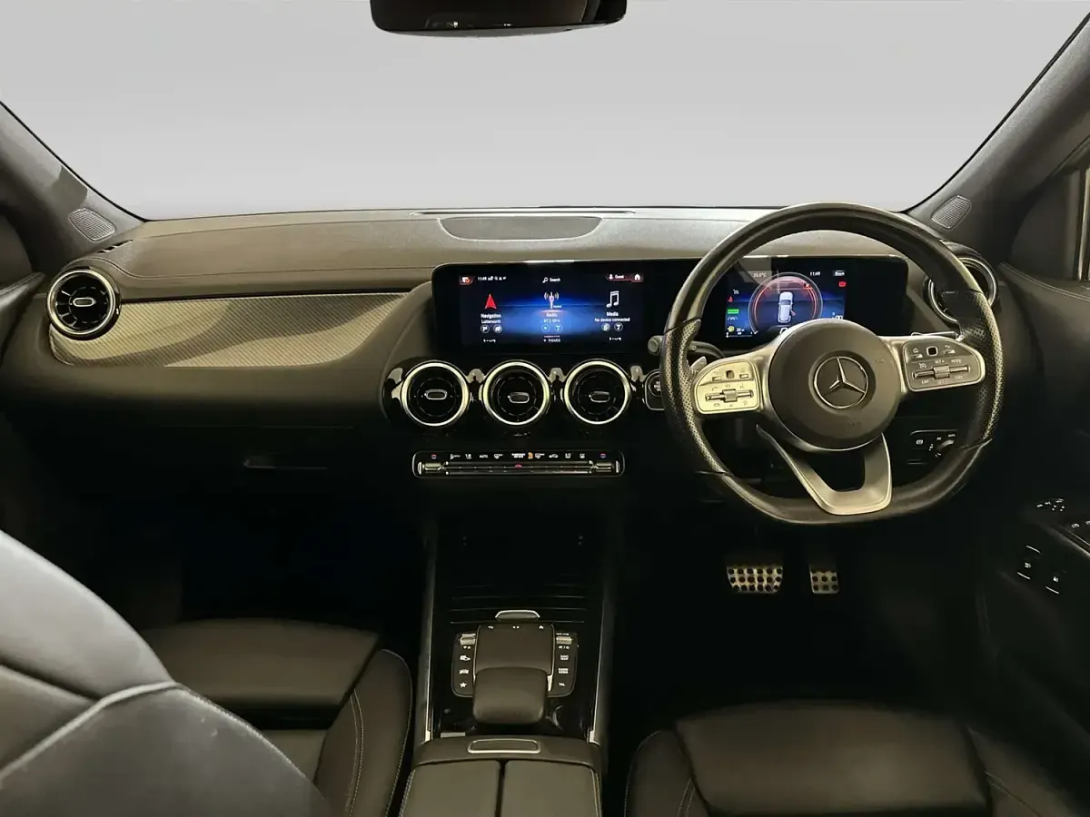 Used Mercedes GLA250 Exclusive 218 HP (160 kW) 2021 Silver SUV