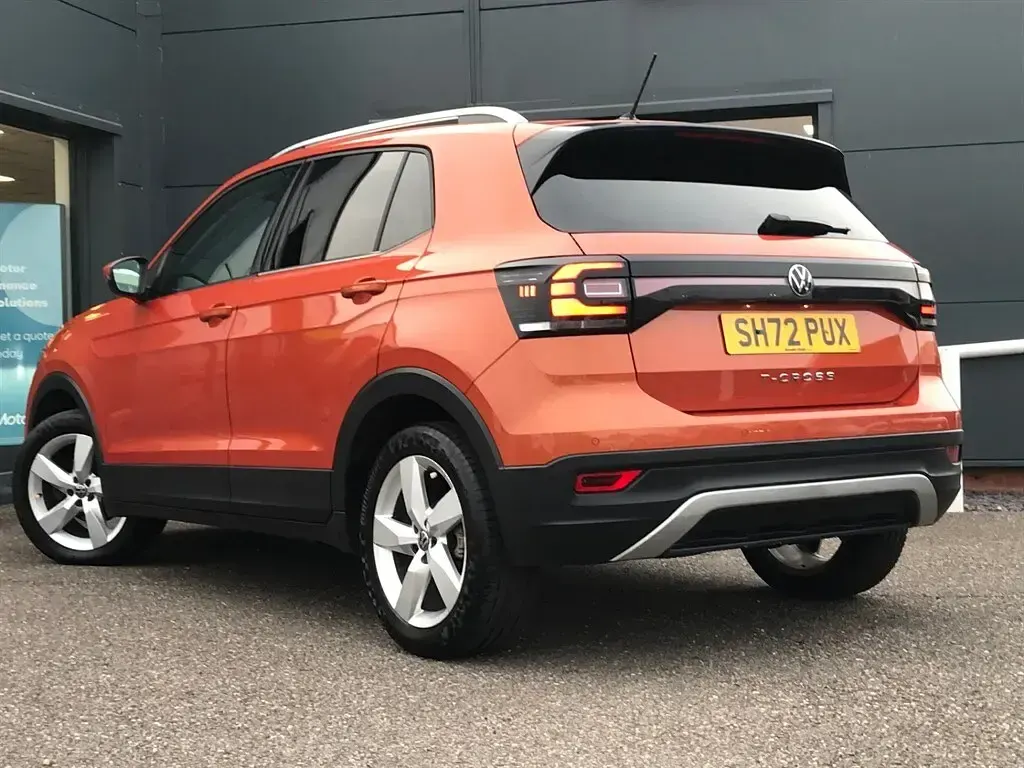 Usado VW T-Cross SEL 110 HP (80 kW) 2023 Laranja SUV