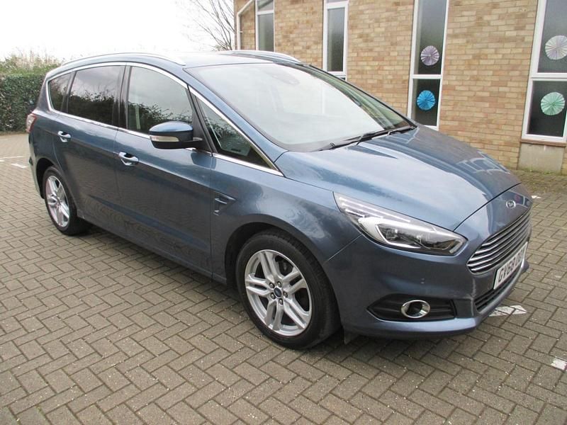 Used Ford S-MAX Titanium 165 HP (121 kW) 2018 Blue MPV