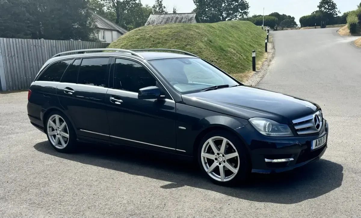 Used Mercedes C180 2011 Black Estate