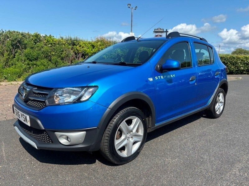 Blue Used 2016 Dacia Sandero Lauréate Hatchback | £4,495 (Fair price) - Image 1/4