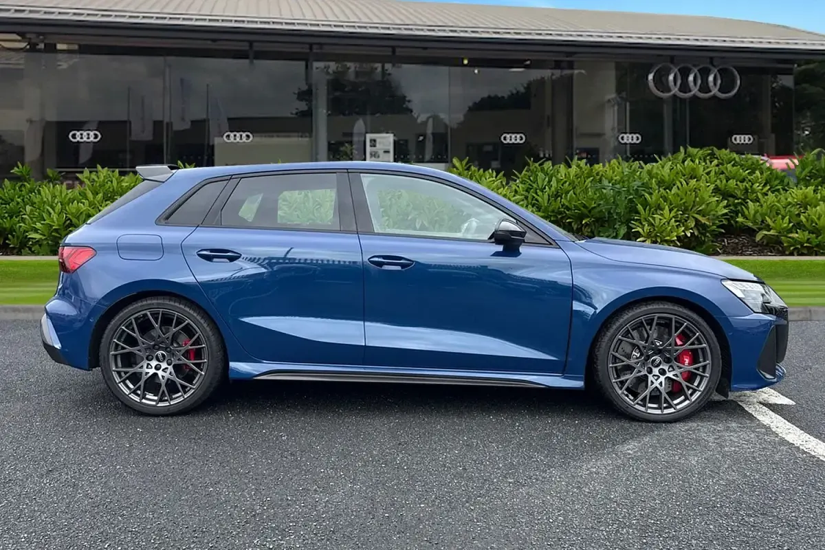 Used Audi RS3 Sportback Advanced 400 HP (294 kW) 2025 Blue Hatchback