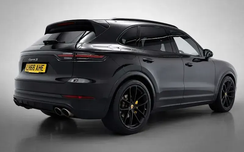 Used Porsche Cayenne 441 HP (324 kW) 2018 Black SUV