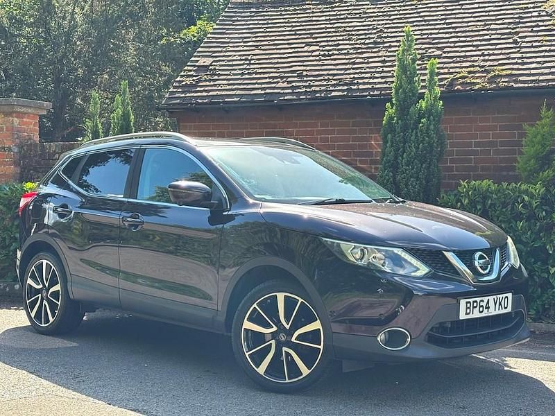 Black Used 2015 Nissan Qashqai S SUV | £8,995 (Good price) - Image 1/3