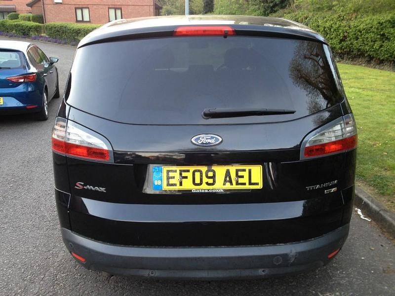 Used Ford S-MAX Titanium 143 HP (105 kW) 2009 Black MPV