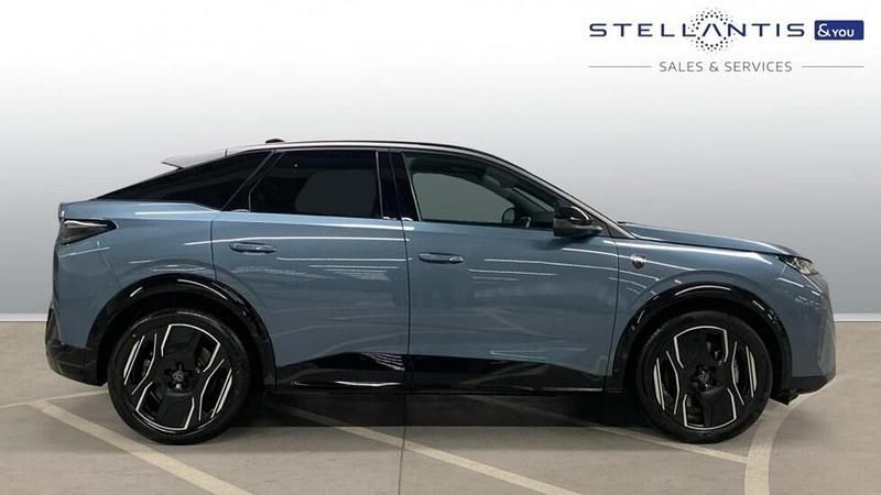 Blue Used 2024 Peugeot e-3008 GT SUV | £22,946 (Good price) - Image 1/3