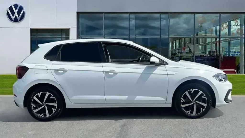 Used VW Polo Match 95 HP (69 kW) 2024 White Hatchback