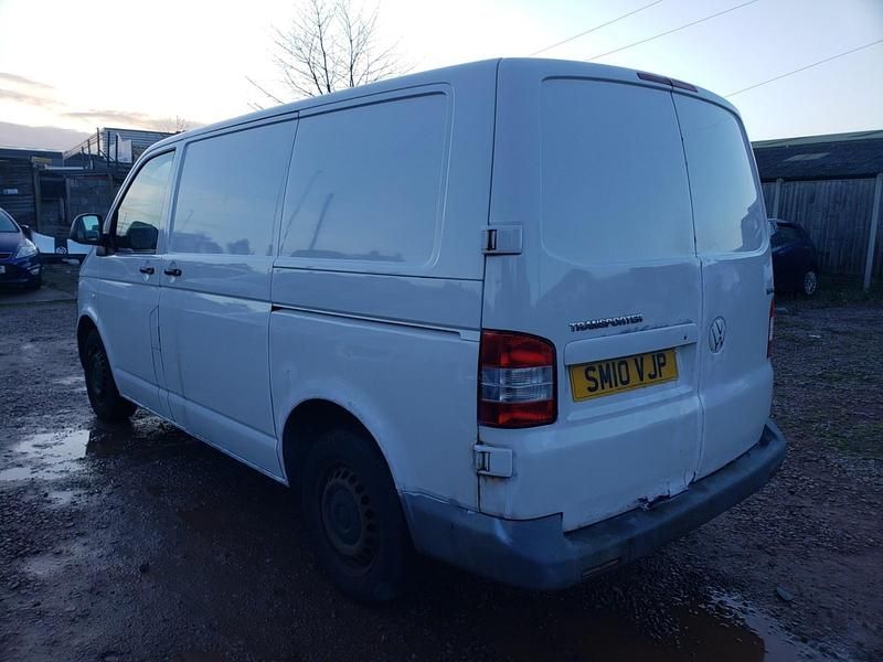 Used VW Transporter 84 HP (61 kW) 2010 White Van
