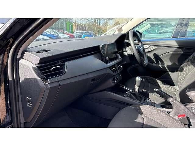 Used Skoda Kamiq SE 95 HP (69 kW) 2024 Black SUV