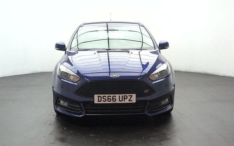 Used Ford Focus ST 185 HP (136 kW) 2016 Blue Hatchback