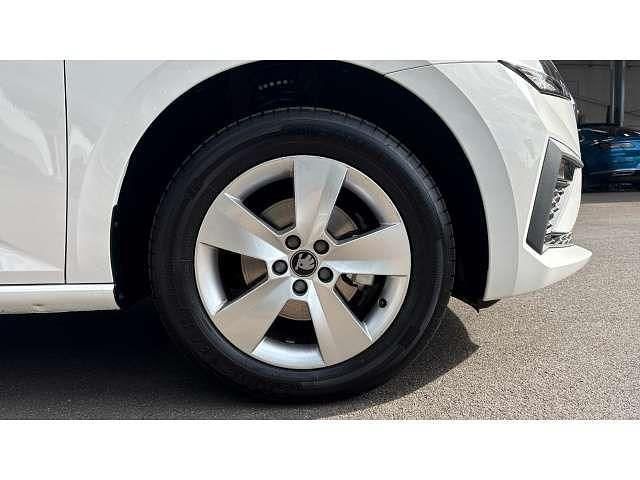 Used Skoda Scala SE 116 HP (85 kW) 2025 White Hatchback