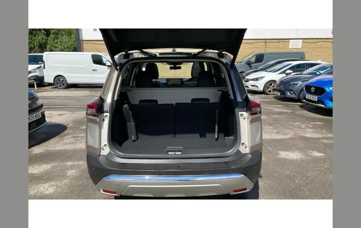 New Nissan X-Trail Tekna 204 HP (150 kW) 2026 Silver SUV