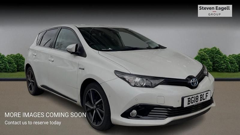 Used Toyota Auris Hybrid Design 2018 White Hatchback