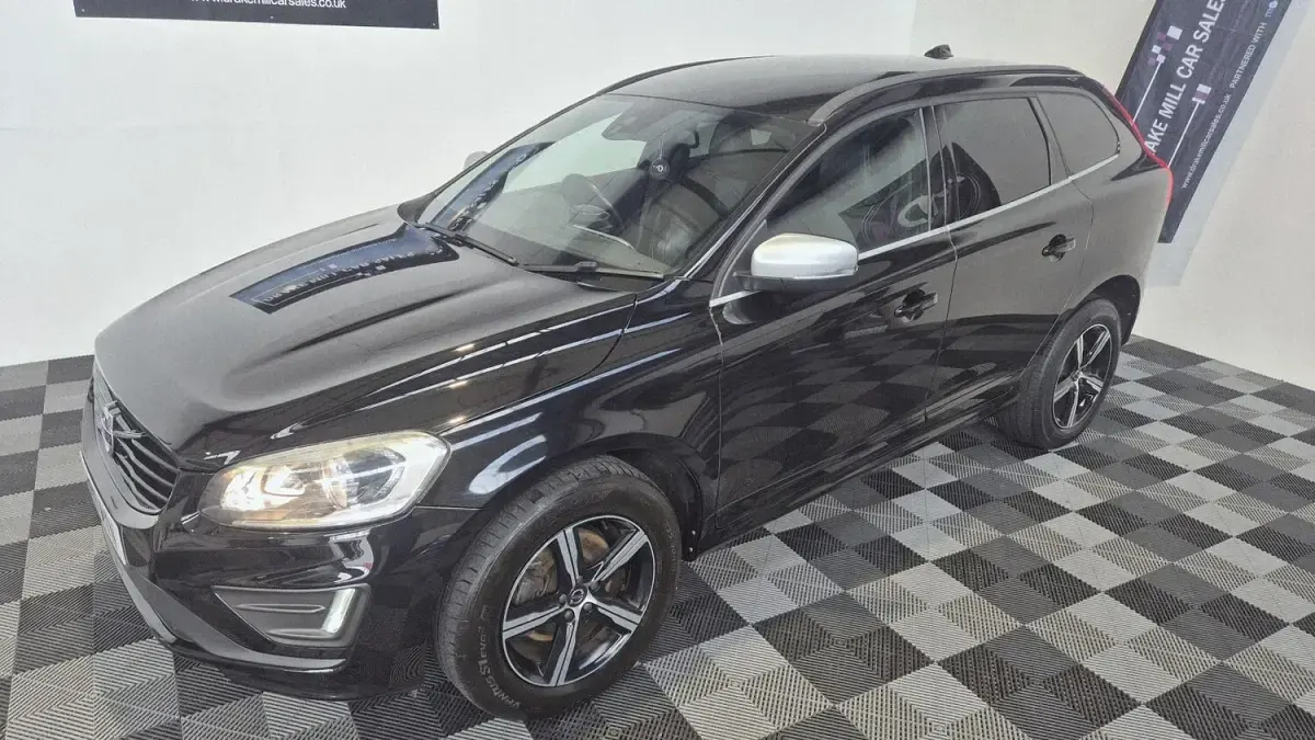 Used Volvo XC60 R-Design 190 HP (139 kW) 2017 Black SUV