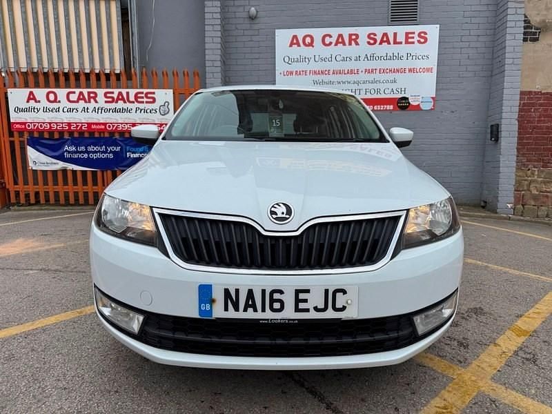 Used Skoda Rapid SE 110 HP (80 kW) 2016 White Hatchback