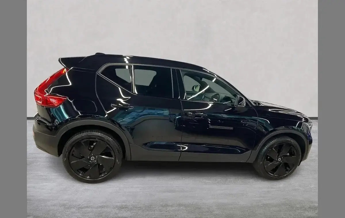 Used Volvo XC40 Plus 194 HP (142 kW) 2025 Black SUV