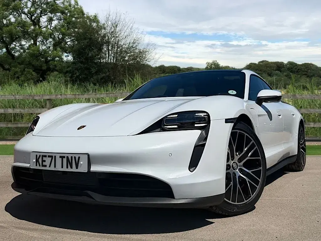 Used Porsche Taycan Performance Package 11 kW (15 HP) 2021 White Sedan