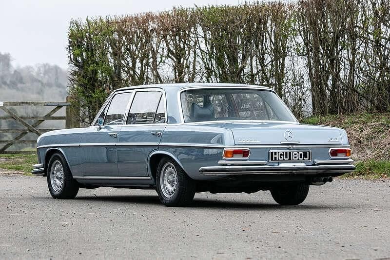 Used Mercedes 300 250 HP (183 kW) 1971 Silver/blue