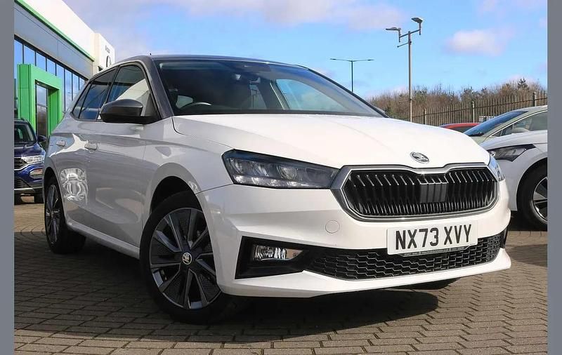 Used Skoda Fabia Colour Edition 94 HP (69 kW) 2023 Candy white body / graphite grey metallic roof Hatchback
