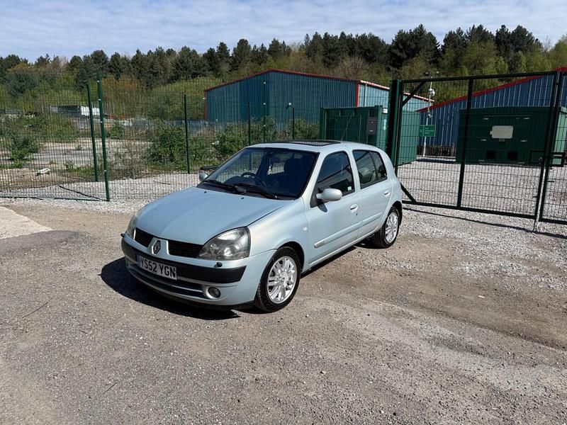 Używany Renault Clio II Initiale 2003 Srebrny Hatchback