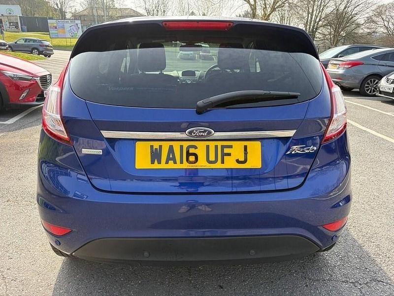 Used Ford Fiesta Titanium 100 HP (73 kW) 2016 Blue Hatchback