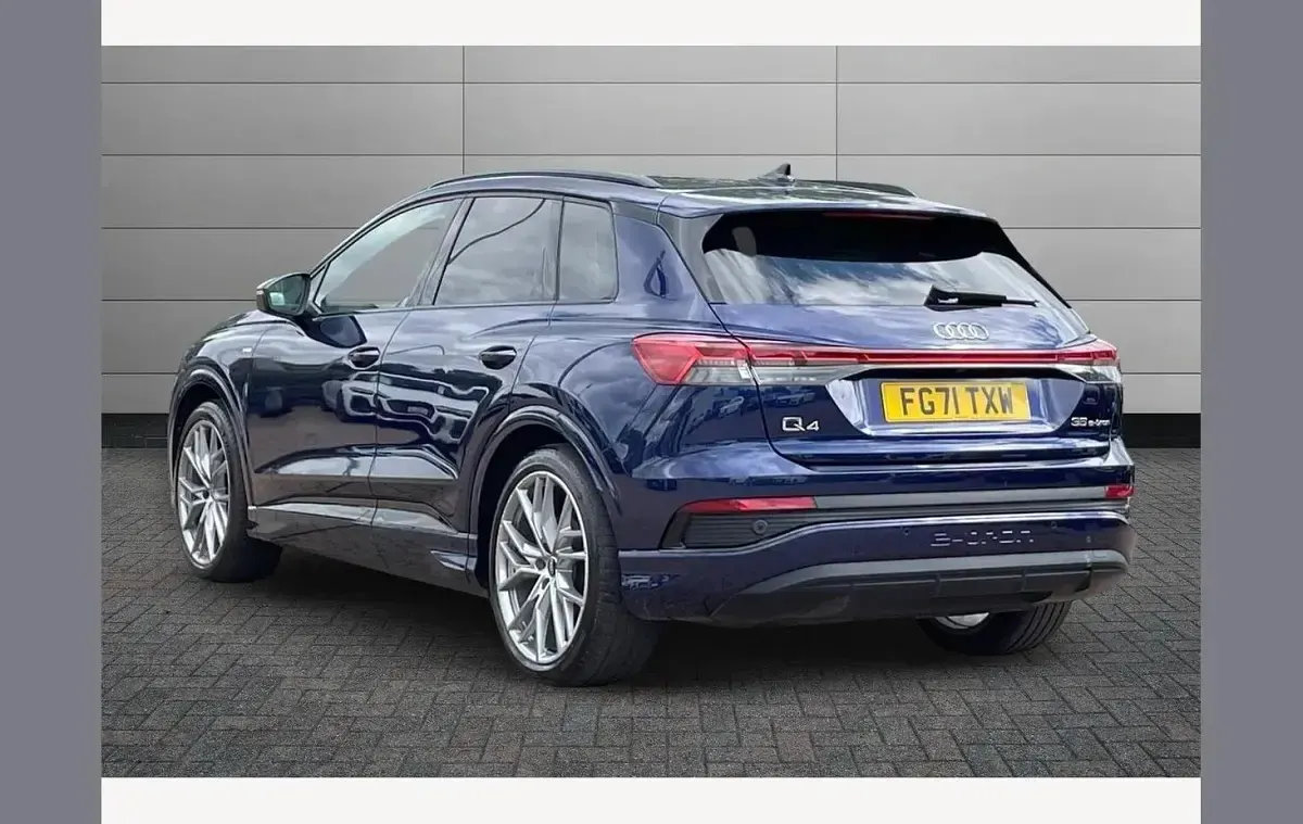 Used Audi Q4 e-tron Comfort 125 kW (170 HP) 2021 Blue SUV