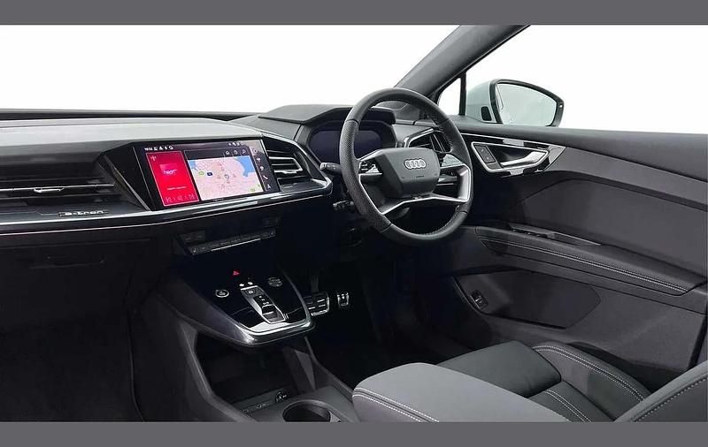 New Audi Q4 e-tron S-Line 150 kW (204 HP) 2026 White SUV