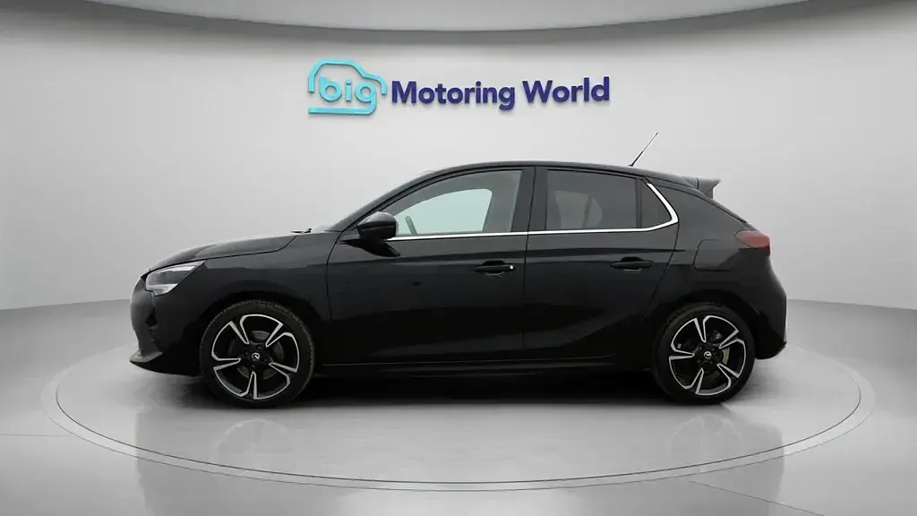 Second-hand Vauxhall Corsa Ultimate 130 CP (95 kW) 2023 Negru Hatchback
