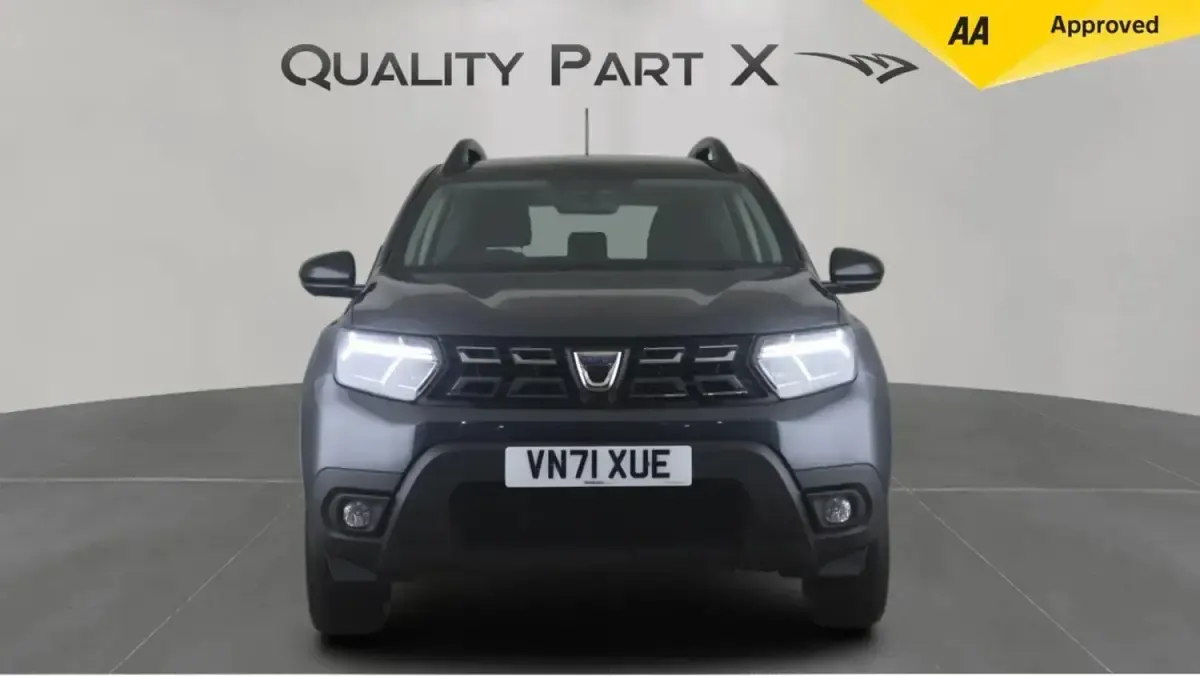 Usado Dacia Duster Comfort 91 HP (66 kW) 2022 Cinzento Citadino