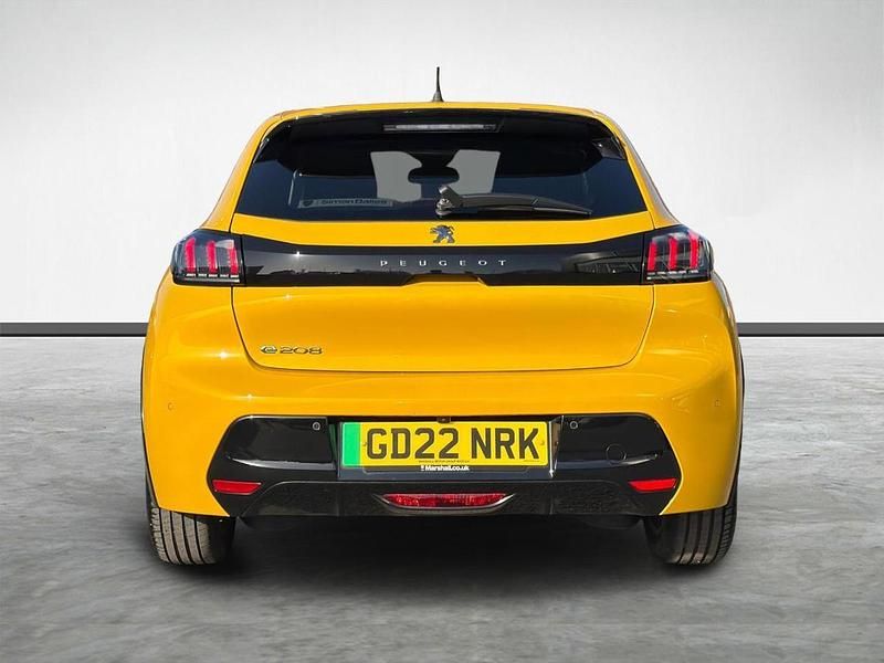Used Peugeot e-208 Allure Premium 98 kW (134 HP) 2022 Yellow Hatchback