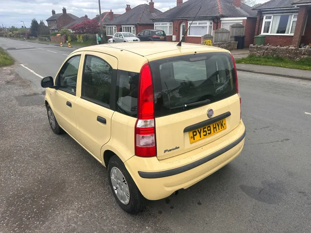 Used Fiat Panda Active 54 HP (39 kW) 2009 Yellow Hatchback