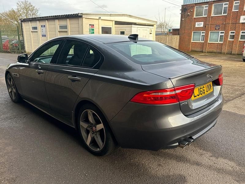 Used Jaguar XE R-Sport 180 HP (132 kW) 2016 Grey Sedan